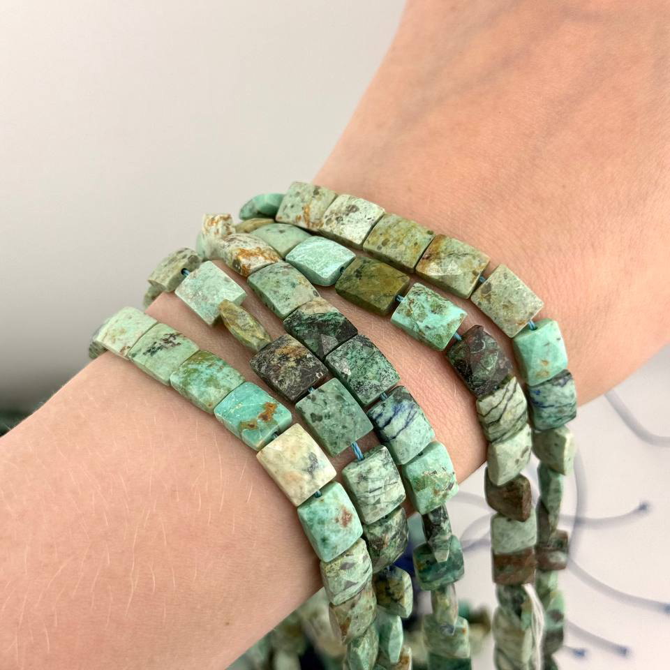 Бусины Бирюза размер 8*10,3мм натуральный камень